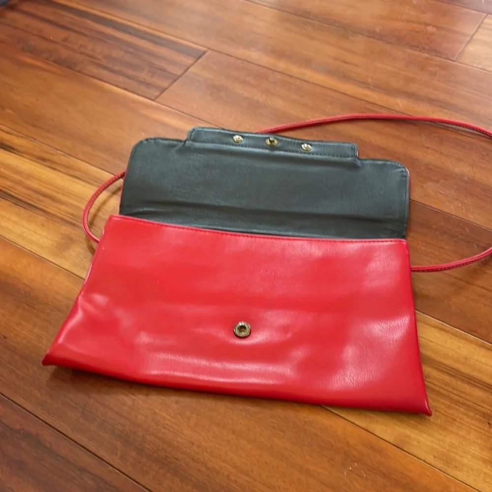 VINTAGE RED LEATHER HANDBAG - Picture 5 of 10